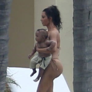 Kim Kardashian et Saint West s'amusent à Puerto Vallarta au Mexique, le 18 août 2016.