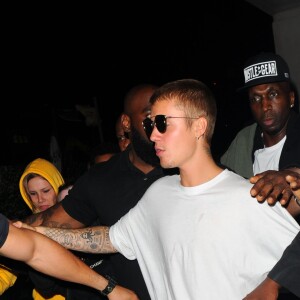 Justin Bieber quitte le Tape Nightclub à Londres le 20 août 2016.