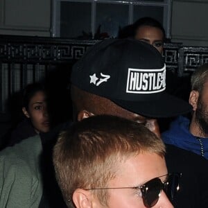 Justin Bieber quitte le Tape Nightclub à Londres le 20 août 2016.