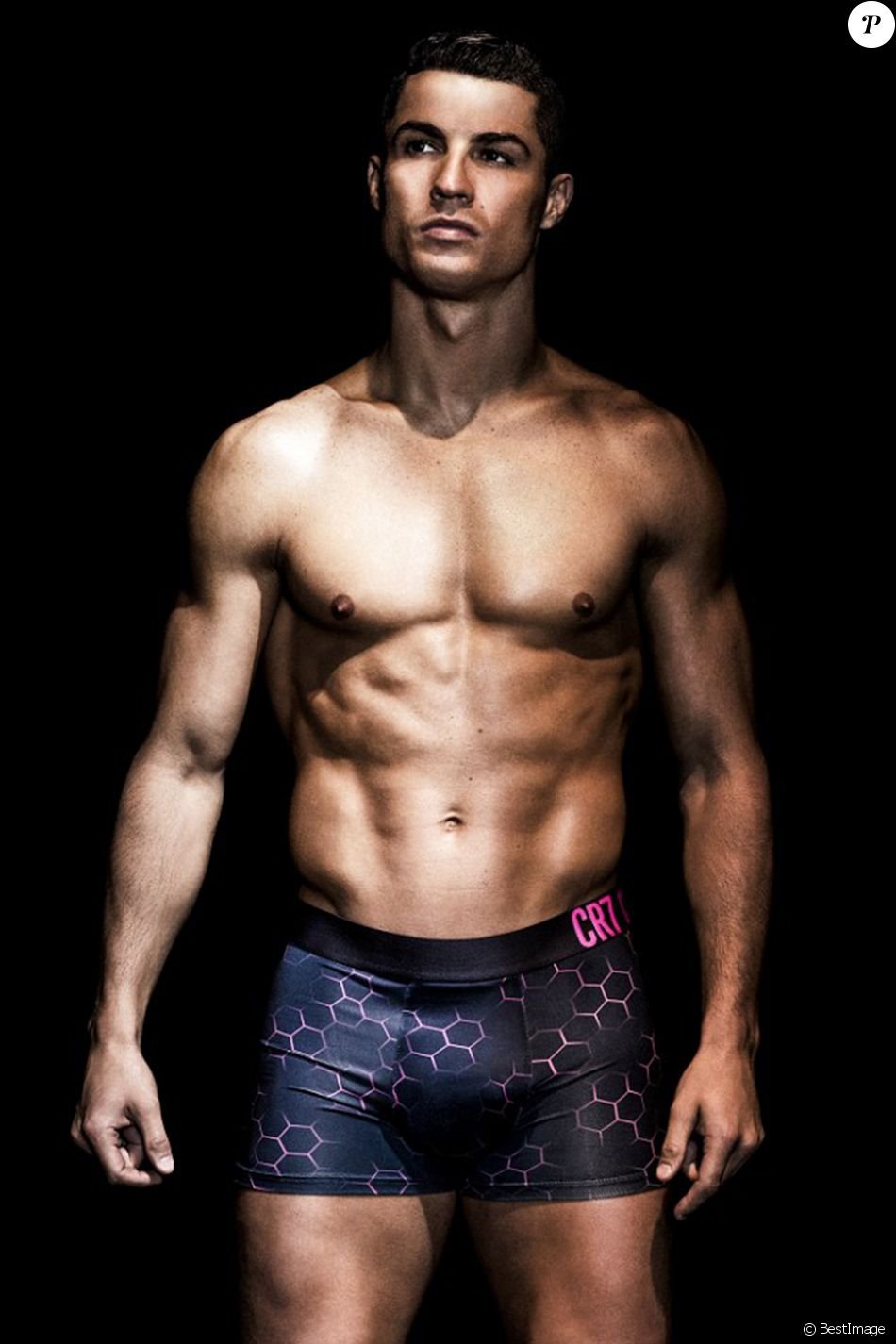 Cristiano Ronaldo Pose Pour Sa Marque De Sous V Tements Cr Underwear Le Ao T Purepeople