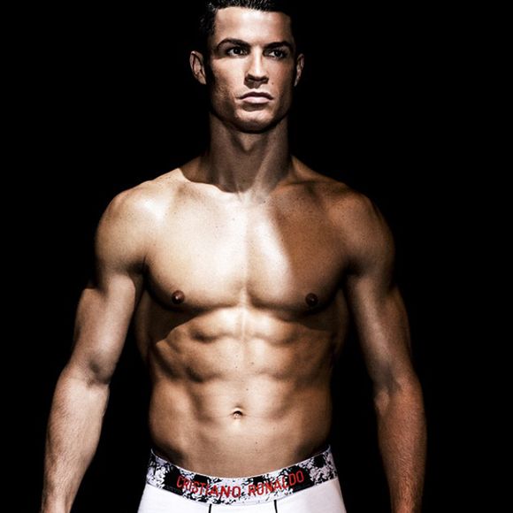 Cristiano Ronaldo pose pour sa marque de sous-vêtements CR7 Underwear, le 10 août 2016.