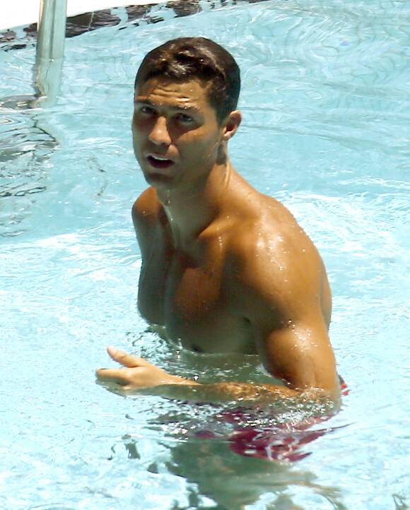 Cristiano Ronaldo dans la piscine de son hôtel à Miami le 5 août 2016.