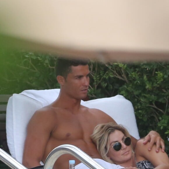 Exclusif - Cristiano Ronaldo avec Cassandre Davis à Miami le 30 juillet 2016