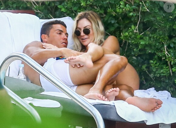 Exclusif - Cristiano Ronaldo avec Cassandre Davis à Miami le 30 juillet 2016