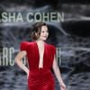 Sasha Cohen défile pour The Heart Truth Red Dress Collection, le 6 février 2014.