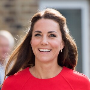 Le prince William et Kate Middleton visitent un centre d'assistance caritatif à Londres le 25 août 2016.