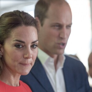 Le prince William et Kate Middleton visitent un centre d'assistance caritatif à Londres le 25 août 2016.