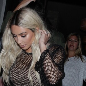 Kim Kardashian et Kendall Jenner sortent du restaurant Graig à Los Angeles Le 27 Août 2016