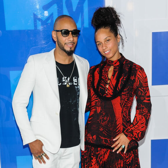 Alicia Keys et son mari Swizz Beatz - Photocall des MTV Video Music Awards 2016 au Madison Square Garden à New York. Le 28 août 2016