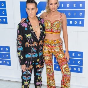 Jeremy Scott, Stella Maxwell la soirée des MTV Video Music Awards 2016 à Madison Square Garden à New York, le 28 août 2016