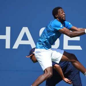 Gaël Monfils lors de son match contre Marcos Baghdatis en huitième de finale de l'US Open à Flushing Meadows, New York, le 4 septembre 2016, remporté en trois sets (6-3, 6-2, 6-3).