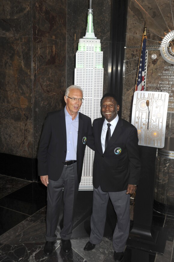 Franz Beckenbauer et Pelé le 17 avril 2015 lors des illuminations de l'Empire State Building à New York.