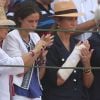L'infante Elena d'Espagne, le bras dans le plâtre suite à une chute de cheval, a assisté avec sa fille Victoria le 4 septembre 2016 aux arènes de Valladolid à une corrida dédiée à la mémoire du matador Victor Barrio, mort dans l'arène à Teruel le 9 juillet.