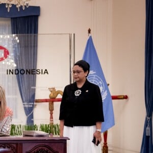 Retno Marsudi, ministre des affaires étrangères indonésien - La reine Maxima des Pays-Bas est en visite en Indonésie en tant qu'ambassadeur des Nations-unis pour le développement à Jakarta le 30 août 2016. 30/08/2016 - Jakarta