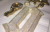 Drake explose dans les coulisses du Talking Stick Resort Arena à Phoenix, où une mallette de bijoux lui appartenant a été dérobée. Le 6 septembre 2016.