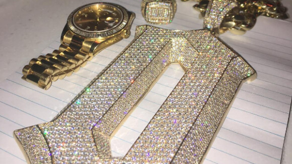 Drake explose dans les coulisses du Talking Stick Resort Arena à Phoenix, où une mallette de bijoux lui appartenant a été dérobée. Le 6 septembre 2016.
