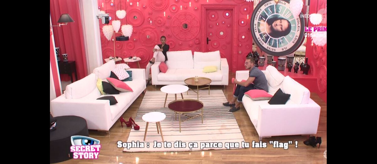 Photo Julien Et Sophia Dans Le Salon Secret Story 10 Sur Nt1 Le 7 Septembre 2016