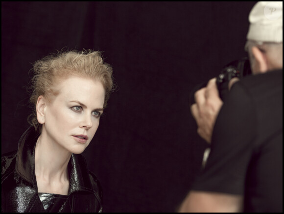 Nicole Kidman pose pour le Calendrier Pirelli 2017 et le photographe Peter Lindbergh.