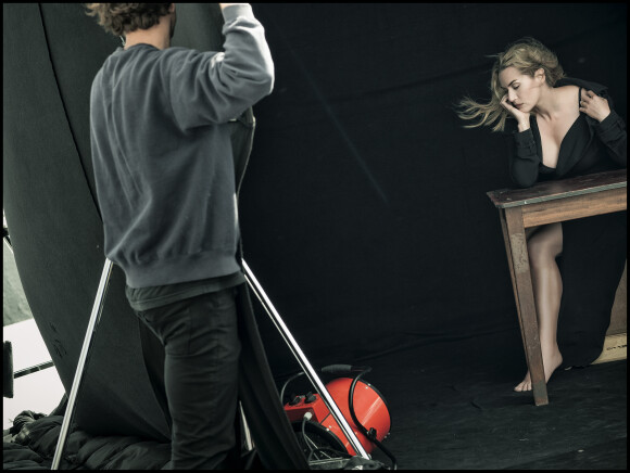 Kate Winslet pose pour le Calendrier Pirelli 2017 et le photographe Peter Lindbergh.
