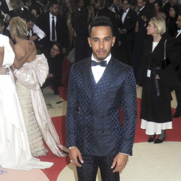 Lewis Hamilton à la Soirée Costume Institute Benefit Gala 2016 (Met Ball) sur le thème de "Manus x Machina" au Metropolitan Museum of Art à New York, le 2 mai 2016. © Future-Image/Zuma Press/Bestimage