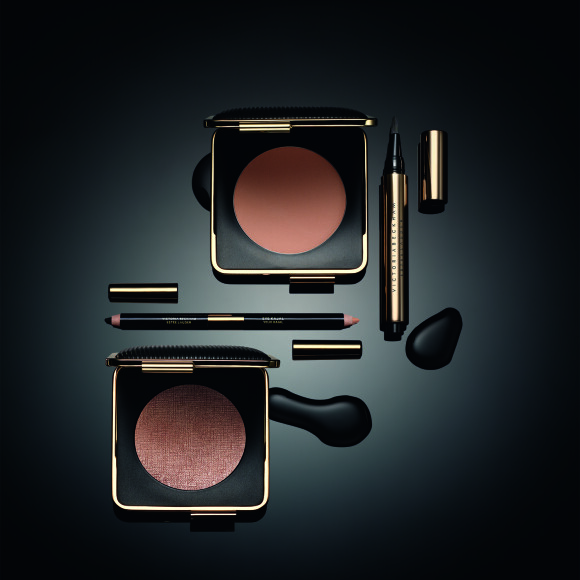 Victoria Beckham X Estée Lauder, le look L.A