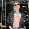 Lady Gaga visite les studios de Radio 1, Kiss FM et achète ensuite un menu chicken chez Nandos à Londres, le 9 septembre 2016