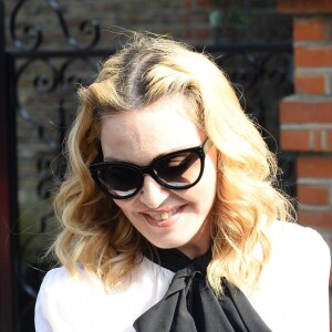 Madonna visite l'école de son fils Rocco à Londres le 13 septembre 2016.