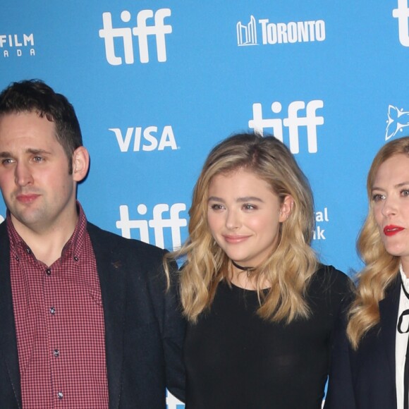 Gerard Barrett, Chloë Grace Moretz, Susannah Cahalan et Souhel Najjarat à la conférence de presse du film "Brain on Fire" lors du festival international du film de Toronto le 16 septembre 2016.