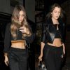 Gigi et Bella Hadid, en crop tops à Londres les 17 et 18 septembre 2016.