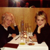 Sarah Paulson et Holland Taylor lors d'un dîner dans un restaurant italien. Photo postée sur Twitter, le 18 janvier 2015.