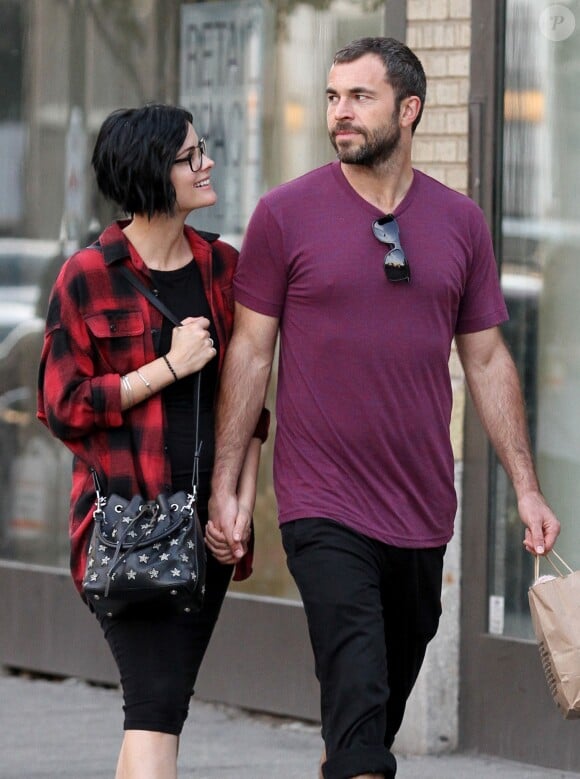 Jaimie Alexander et son nouveau boyfriend Airon Armstrong dans les rues à New York le 17 septembre 2016