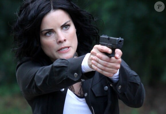 Jaimie Alexander sur le tournage de la 2ème saison de "Blindspot" dans le Brooklyn's Prospect Park à New York, le 9 août 2016.