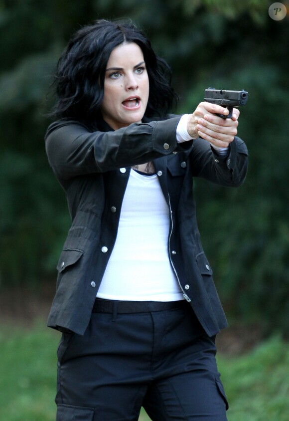 Jaimie Alexander sur le tournage de la 2ème saison de "Blindspot" dans le Brooklyn's Prospect Park à New York, le 9 août 2016.