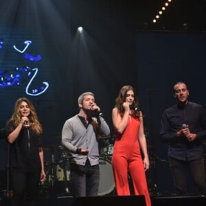 Mickaël Miro, Victoria Pretosillo, Julie Zenatti, le chanteur Grégoire, Barbara Opsomer et Merwan Rim - Concert caritatif " Leurs Voix Pour l'Espoir " à l'Olympia à Paris le 17 septembre 2015.17/09/2015 - Paris
