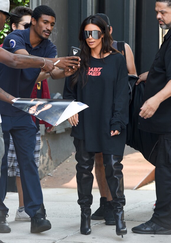 Kim Kardashian quitte son appartement à New York le 8 septembre 2016.