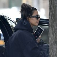 Kim Kardashian au naturel pour dévoiler le budget de sa routine beauté !