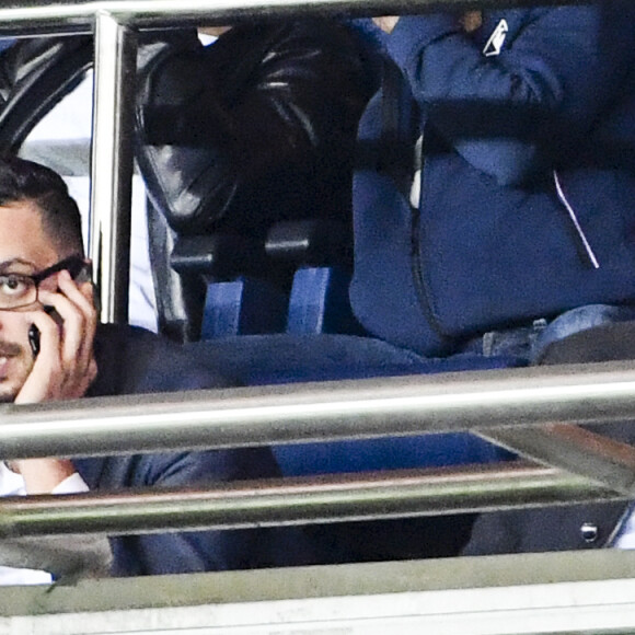 Hatem Ben Arfa et Jamel Debbouze dans les loges - Match du Paris Saint-Germain contre Dijon Football Côte-d'Or lors de la 6e journée de Ligue 1, au Parc des Princes, Paris, France, le 21 septembre 2016. © Pierre Perusseau/Bestimage