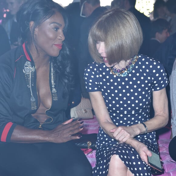 Serena Williams et Anna Wintour au défilé de mode "Gucci" Prêt à Porter collection printemps/été 2017 lors de la Fashion Week de Milan, Italie, le 21 septembre 2016.