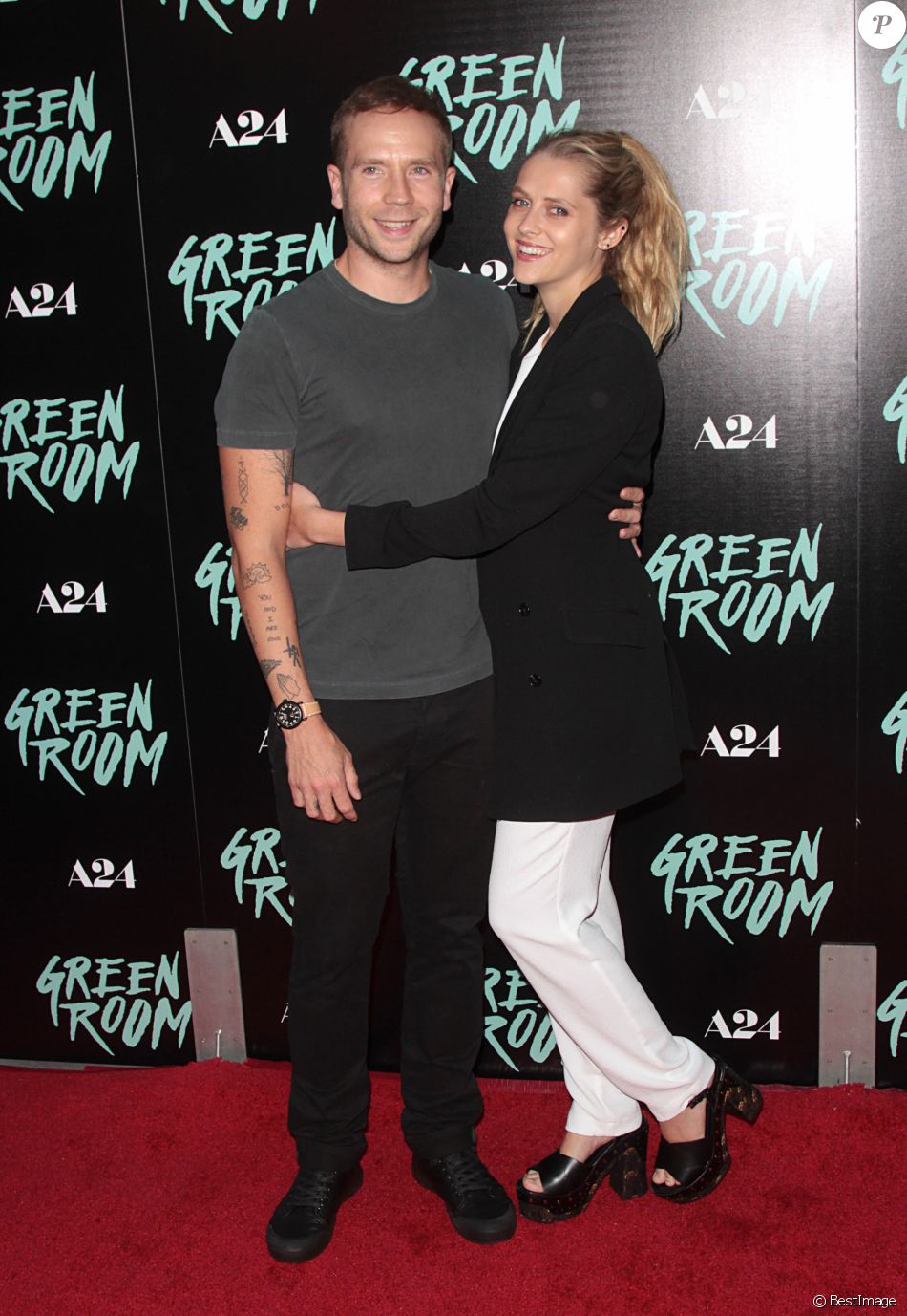 Mark Webber et Teresa Palmer à la première du film &quot;Green Room&quot; à Los Angeles le 13 avril 2016