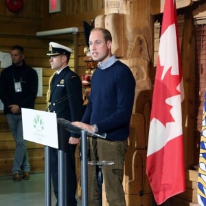 Kate Middleton et le prince William, duchesse et duc de Cambridge, dans la Forêt Grand Ours (Great Bear Rainforest, la plus grande forêt primaire tempérée) en Colombie-Britannique, le 26 septembre 2016 lors de leur visite officielle au Canada.