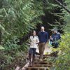 Kate Middleton et le prince William, duchesse et duc de Cambridge, dans la Forêt Grand Ours (Great Bear Rainforest, la plus grande forêt primaire tempérée) en Colombie-Britannique, le 26 septembre 2016 lors de leur visite officielle au Canada.