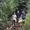 Kate Middleton et le prince William, duchesse et duc de Cambridge, dans la Forêt Grand Ours (Great Bear Rainforest, la plus grande forêt primaire tempérée) en Colombie-Britannique, le 26 septembre 2016 lors de leur visite officielle au Canada.