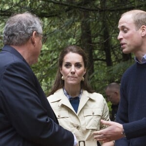 Kate Middleton et le prince William, duchesse et duc de Cambridge, dans la Forêt Grand Ours (Great Bear Rainforest, la plus grande forêt primaire tempérée) en Colombie-Britannique, le 26 septembre 2016 lors de leur visite officielle au Canada.