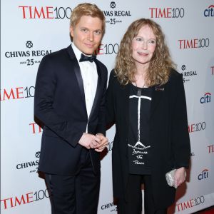 Mia Farrow et son fils Ronan Farrow - People à la soirée "Time 100" à New York, le 21 avril 2015.