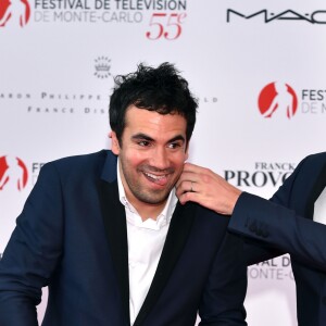 Alex Goude et son mari Romain - Photocall de la soirée d'ouverture du 55ème festival de télévision de Monte-Carlo à Monaco. Le 13 juin 2015