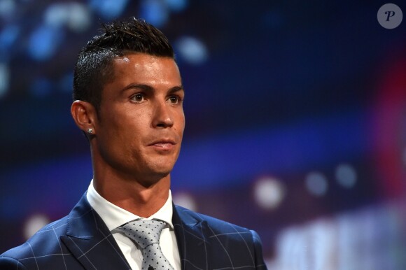 Cristiano Ronaldo lors de la remise des trophées UEFA du Championnat d'Europe 2016. Cristiano Ronaldo a été élu "Meilleur joueur d'Europe" pour la saison 2015-2016. Monaco, le 25 août 2016. Bruno Bebert/Bestimage
