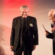 Claude Lelouch remet le Hitchcock d'Honneur à Rémy Julienne lors de la cérémonie de clôture du 27ème Festival du film britannique de Dinard, le 1er octobre 2016