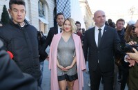 Léa Seydoux, enceinte - Défilé de mode prêt-à-porter printemps-été 2017 "Louis Vuitton", place Vendôme. Paris, le 5 octobre 2016.