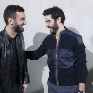 Nicolas Ghesquière et Tahar Rahim en backstage du défilé de mode "Louis Vuitton", collection prêt-à-porter Printemps-Eté 2017 à Paris, le 5 octobre 2016. © Olivier Borde/Bestimage People on backstage of Louis Vuitton fashion show Spring/Summer ready-to-wear 2017 in Paris, on October 5, 2016.05/10/2016 - Paris