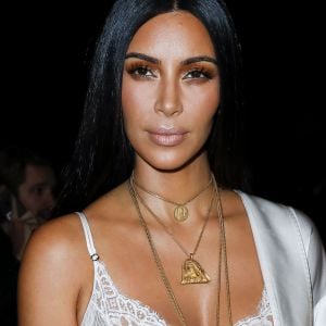 Info - 10 millions d'euros de bijoux volés à Kim Kardashian lors du braquage à Paris dont une bague à 4 millions d'euros - Kim Kardashian au défilé de mode "Givenchy", collection prêt-à-porter Printemps-Eté 2017 lors de la Fashion Week de Paris, France, le 2 October 2016. © Olivier Borde/Bestimage